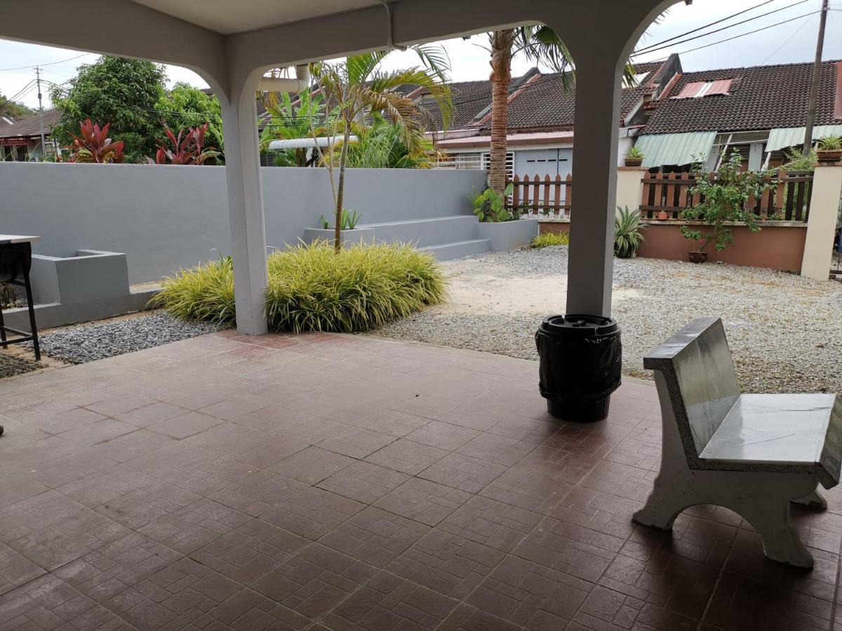 Desa Kemboja Homestay Pantai Cenang  Luaran gambar