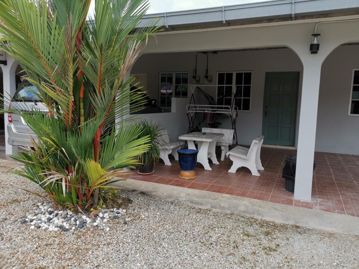 Desa Kemboja Homestay Pantai Cenang  Luaran gambar